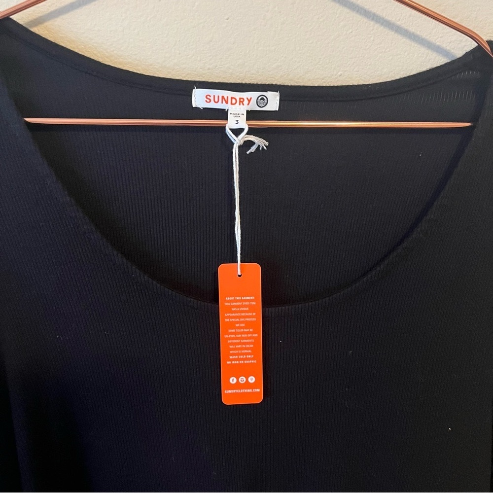Sundry Black V-Neck Blouse π€ β New With Tags - Picture 3 of 6
